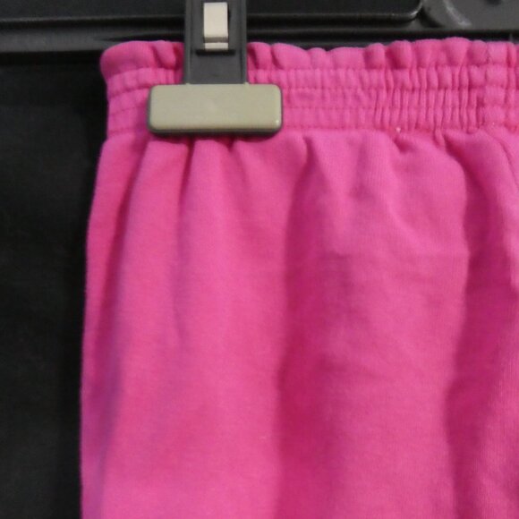 Unbranded | 10 inch waist | Pink Shorts With Silver Heart Design - Picture 10 of 15